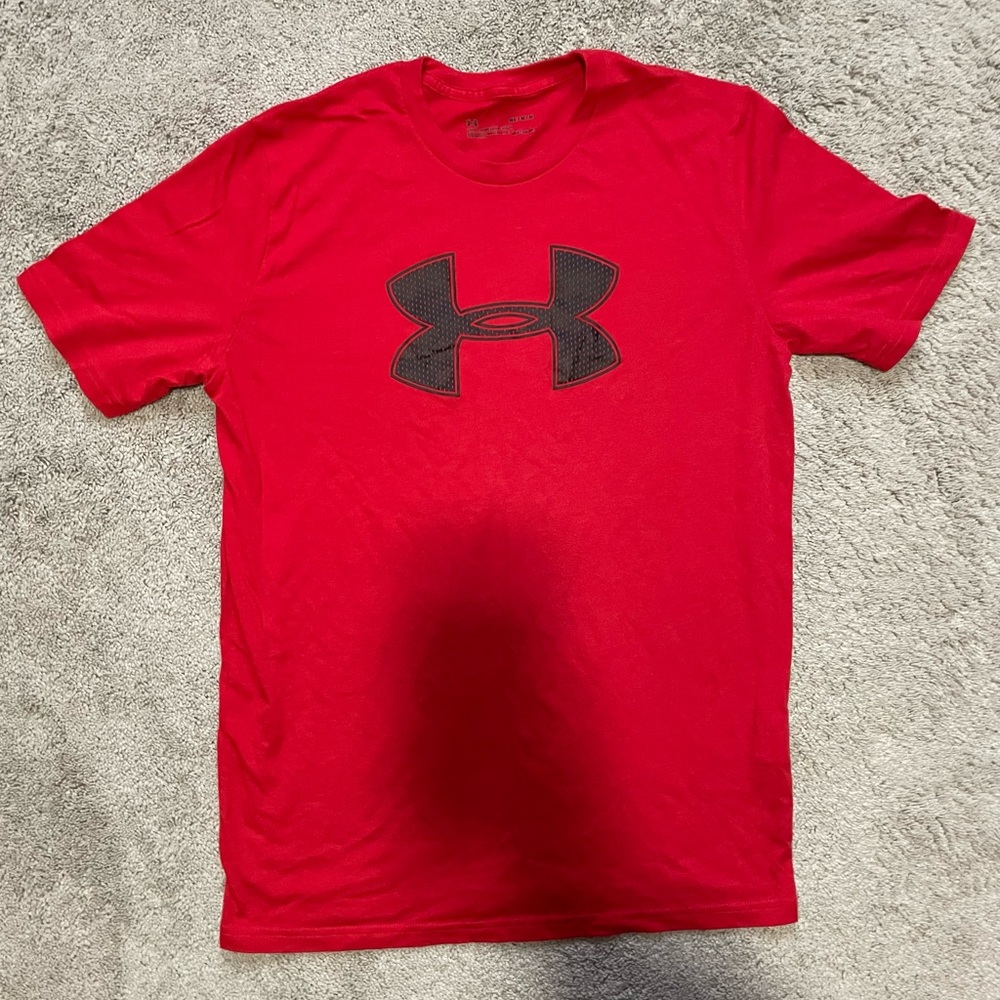 Red Under Armour t-shirt